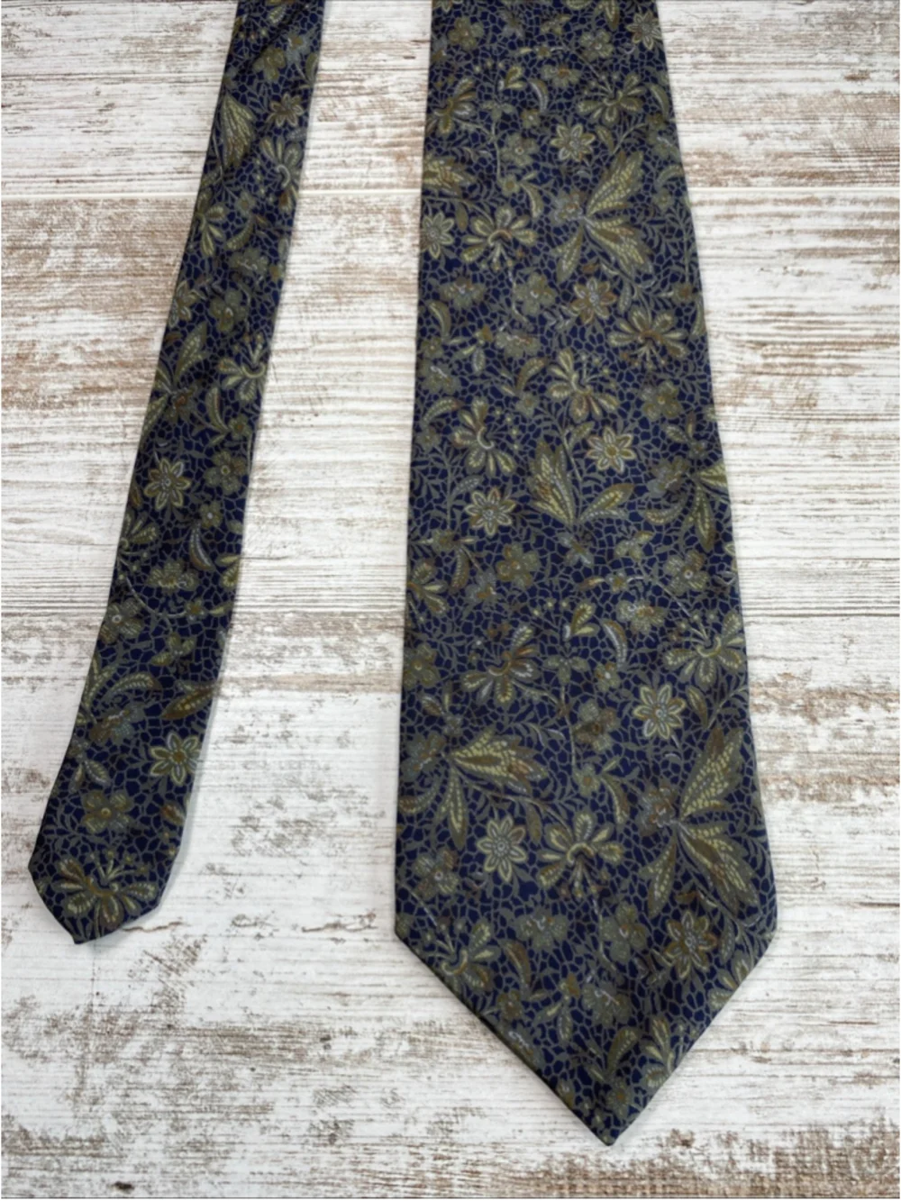 Vintage Fendi Cravatte Silk Tie Floral Navy Blue Gold Made in Italy 57” x 3.75”